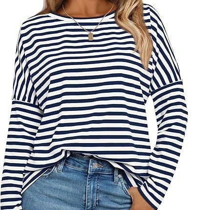 Camiseta de mujer de manga larga con cuello redondo y rayas de color en contraste