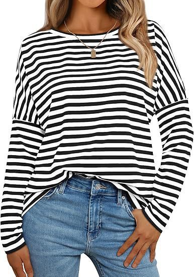 Camiseta de mujer de manga larga con cuello redondo y rayas de color en contraste