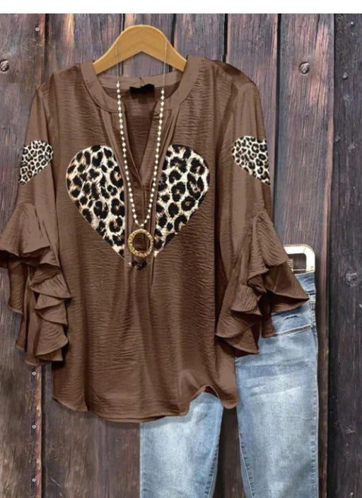 Camiseta casual con cuello en V y borde de loto para mujer