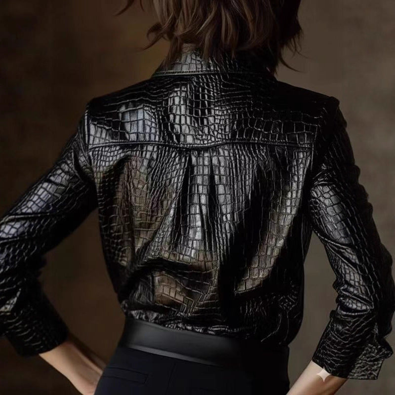 Top de manga larga con serpentina brillante de cuero sintético para mujer