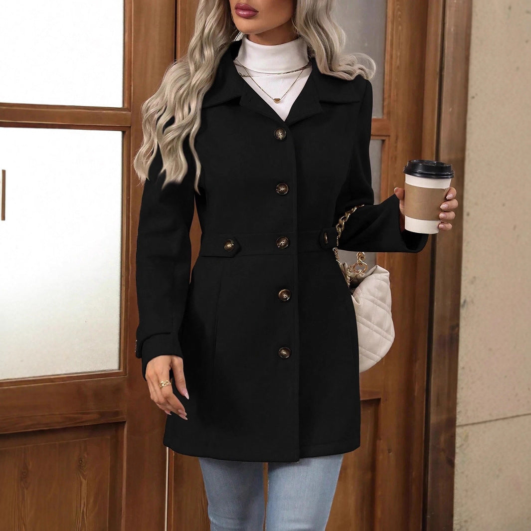 Abrigo de lana entallado de longitud media con solapa y botones elegantes